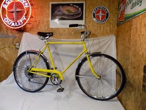 1972 SCHWINN COLLEGIATE MENS 5-SPEED ROAD CRUISER BIKE YELLOW SPEEDSTER RACER 72 - Picture 1 of 24