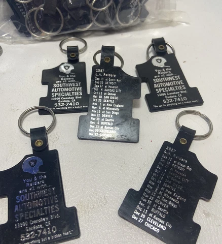VTG 1987 LA Los Angeles Raiders Keychain Schedule Advertising promo Autoshop #1 Cover