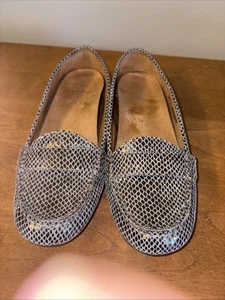 VIONIC METALLIC SILVER TEXTURED LEATHER SLIP ON LOAFERS LARRUN 8.5M - Picture 1 of 4