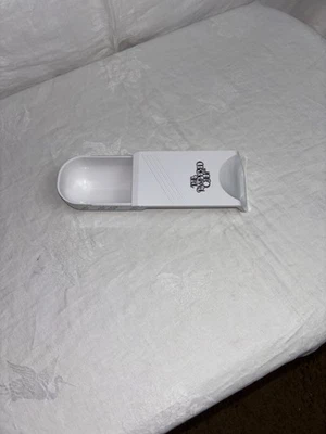 The Pampered Chef Adjustable Measuring Cup - Image 1 of 4