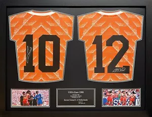 ENMARCADAS MARCO VAN BASTEN & RUUD GLULIT 2 CAMISAS HOLLA FIRMADAS en 1 MARCO A PRUEBA - Imagen 1 de 4