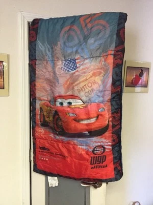 Saco de dormir infantil Cars Lightening McQueen Walt Disney 28x56 com estojo - Imagem 1 de 3