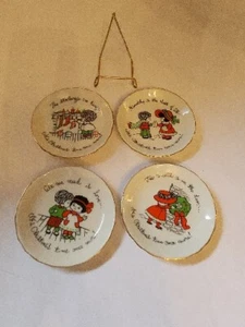 Vintage Enesco 1976 Mini Christmas Plates Trinket Dish Coaster Set 4 With Stand - Picture 1 of 8