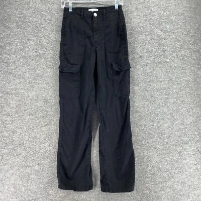 Pantalones cargo Zara para mujer 0 negros tiro alto frente plano bolsillos rectos informales Foto 1 de 4
