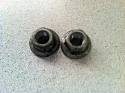 BMW 750i 750Li E65 E66 2004-2008 ~ 2 tuercas de brida de admisión ~ 11617545279 Foto 1 de 3