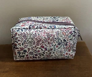 Liberty Small Toiletry/Makeup Bag in Shepherdly Song - New - Picture 1 of 3