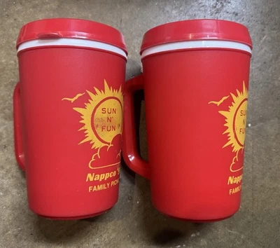 Tazas de viaje rojas aisladas Aladdin vintage de 20 oz con mango - lote de 2 impresiones gráficas Foto 1 de 4