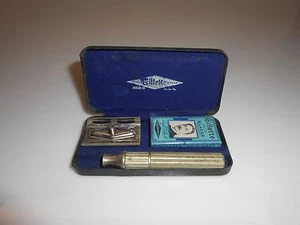 Antico rasoio di sicurezza Gillette vintage con custodia foderata blu 14e - Foto 1 di 7