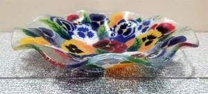 2001 PEGGY KARR Fused ART GLASS PANSIES Ruffle Edge BOWL 10 ½” Diameter - Picture 1 of 10