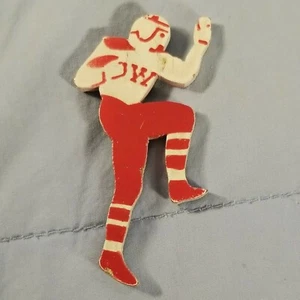 Vintage University Of Wisconsin Badgers Football wood wooden Pin Pinback Button - Picture 1 of 3
