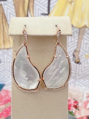 Pendientes colgantes de madreperla Kendra Scott Tinley, oro/oro rosa/plata, $120 Foto 1 de 4