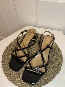 Unisa Unzakari Black Patent Leather Strappy Sandal Block Heel Size 9.5 - Picture 1 of 6