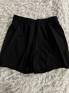 So Girls Sz. 16 Classic Black Knit Shorts. Cute, Comfortable - Picture 1 of 9