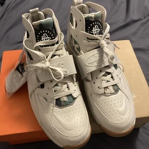 Nike Air Huarache Corteiz Größe 12  - Bild 1 von 11