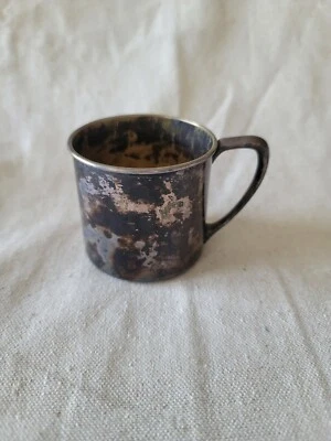 Taza bebé infantil Oneida Tudor chapada en plata vintage Foto 1 de 4