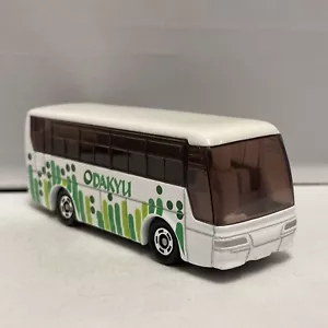 Rare Mint Condition Tomica White Mitsubishi Fuso Aero Queen 1/156 Scale Diecast - Picture 1 of 4