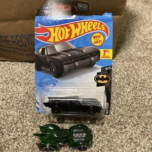 2021 Hot Wheels #181 Batman 4/5 New BATMOBILE Flat Black Variant w/Gray Green - Picture 1 of 3