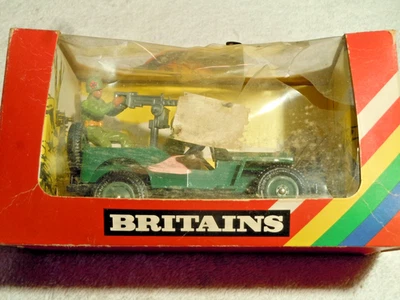 JEEP BRITÁNICO FUNDIDO A PRESIÓN EJÉRCITO DE EE. UU. Y 2 FIGURAS EN CAJA ORIGINAL - 1974 VINTAGE Foto 1 de 4