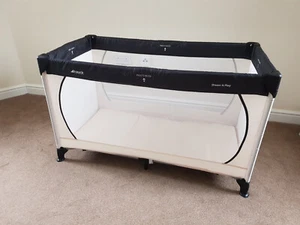 Hauck Dream N Play Travel Cot Playpen with Carry Bag - Picture 1 of 3