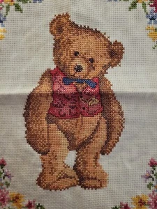 Chaleco completo punto de cruz oso de peluche floral pajarita 12x14,5 pulgadas  - Imagen 1 de 5