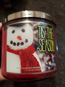 BATH AND BODY WORKS TIS THE SEASON GLASS JAR CANDLE WITH SNOWMAN DESIGN 3 WICK - Picture 1 of 3