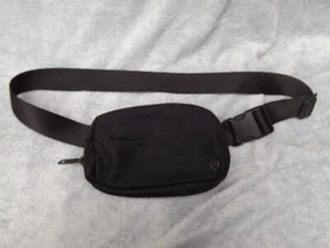 Lululemon Black Crossbody Bag camera travel - Picture 1 of 10