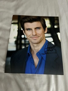 Foto firmada por Cooper Barnes 8x10 Henry Risk autógrafo del capitán hombre - Imagen 1 de 1