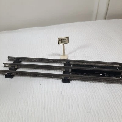 Marx Parts automatic in-track Uncoupler O-gauge 27 uncouple here sign white - Image 1 of 4