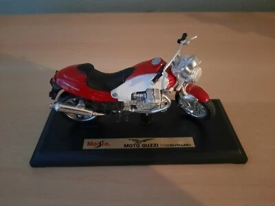 Modell Moto Guzzi V10 Centaliro - Bild 1 von 2