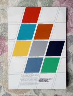 Raro Fiat 128 Berlinetta carta de colores 1978 mercado del Reino Unido. Foto 1 de 2