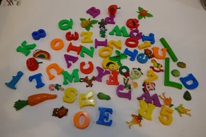 VINTAGE LOT of  MAGNETIC MIXED LETTERS & Fruits &  Veggies - Picture 1 of 6
