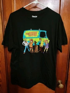 Scooby-Doo Mystery Machine Unisex T-Shirt schwarz Gr. XXL (19) bestickt - Bild 1 von 4
