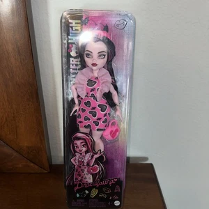 Muñeca Monster High DRACULAURA HKY74 vampiro económico nueva en caja rara gran caja NUEVO - Imagen 1 de 13