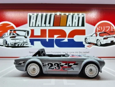 Prototipo Hot Wheels 2025 prueba de fábrica #49 RTH Triumph TR6 - RRTIRE.J99 Foto 1 de 4