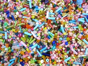 Seed/Bugle Glass Bead Mix 1kg DIY Jewellery Friendship Bracelets - Picture 1 of 2