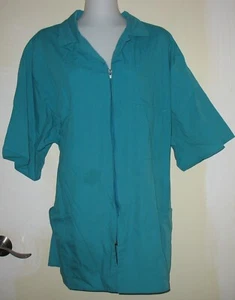 CREST SCRUB TOP - XL - GREEN - WILL FIT UP TO 52" CHEST - 3 POCKETS - ZIPPER - Picture 1 of 2