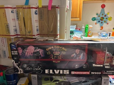 1/32 NEW RAY  KEN W900 CUSTOM ELVIS SEMI  DRY VAN # B 693 - Image 1 of 2