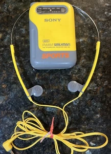 Auriculares estéreo dinámicos deportivos Sony Walkman de colección amarillos MDR-W10 - Imagen 1 de 6