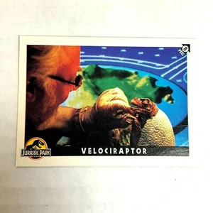 #8 Velociraptor - ADESIVO Jurassic Park TOPPS carte collezionabili film 1993 - Foto 1 di 2