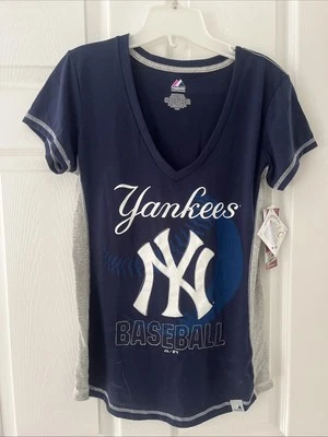 Majestic Women's New York Yankees  T-shirt Blue Large - Image 1 of 4