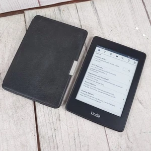 Amazon Kindle Paperwhite schwarz eBook Reader EY21 mit Hülle - Bundle GETESTET FUNKTIONIERT - Bild 1 von 11