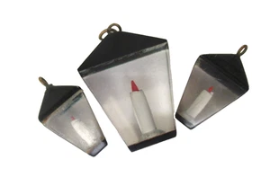 Vintage CHRISTMAS LUCITE LAMP POST CANDLE PENDANT & EARRING SET - Picture 1 of 18