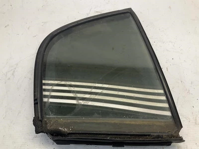  03-06 Infiniti G35 Pasajero Puerta Trasera Derecha Ventilación Vidrio T Foto 1 de 4