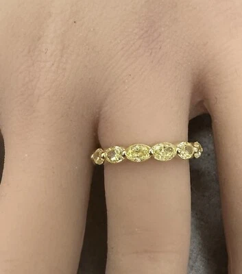 Anillo de eternidad de diamantes amarillos de lujo ovalado natural de oro amarillo de 18 quilates 3,01 Foto 1 de 4