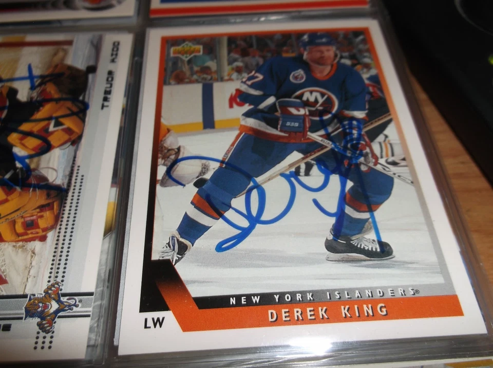 1993-94 UPPER DECK # 417 DEREK KING AUTOGRAPHED CARD  - Image 1 of 1