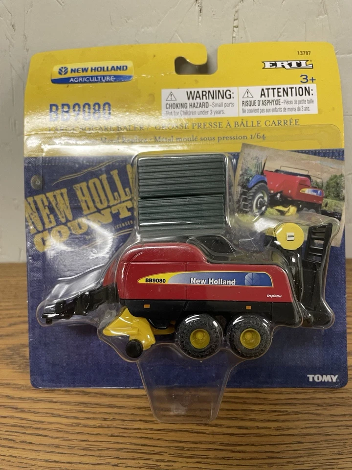 1/64 New Holland BB9080 Large Square Baler, ERTL 13787 - Image 1 of 1