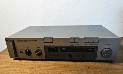 Amplificatore Akai AM-U310 – Vintage Anni '80 – Perfettamente Funzionante.. - Immagine 1 di 4