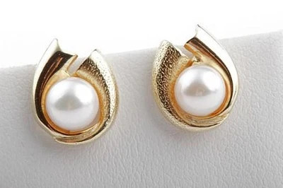 Pearl Earrings Plug 333 Er 8k Yellow Gold Akoya Top - Image 1 of 4
