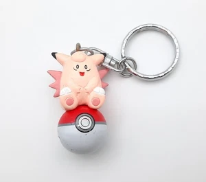 Pokemon Clefable 2" metallo pokeball bell portachiavi figura giocattolo charm jinglebell - Foto 1 di 2