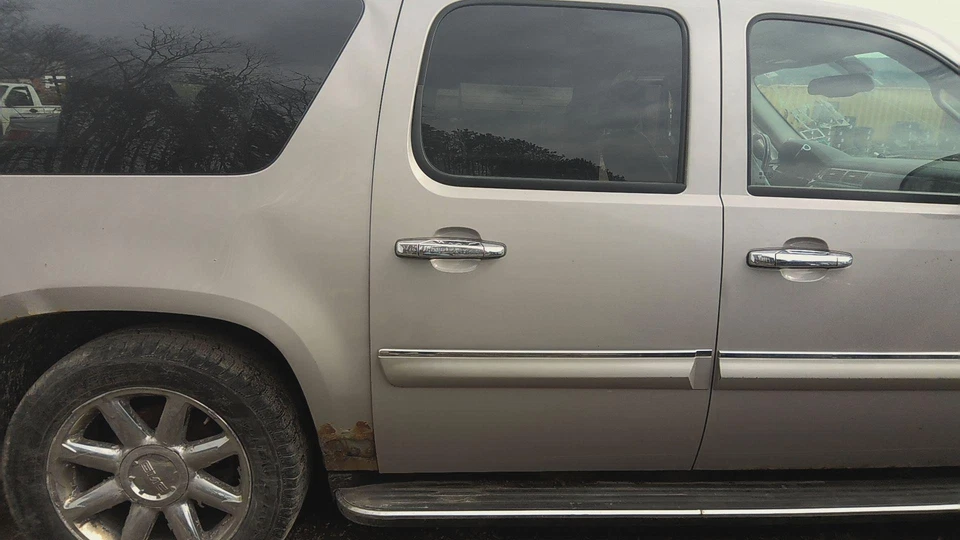 08 GMC YUKON XL 1500 Rear Door Passenger Sidesilver Birch Metallic59u - Image 1 of 2